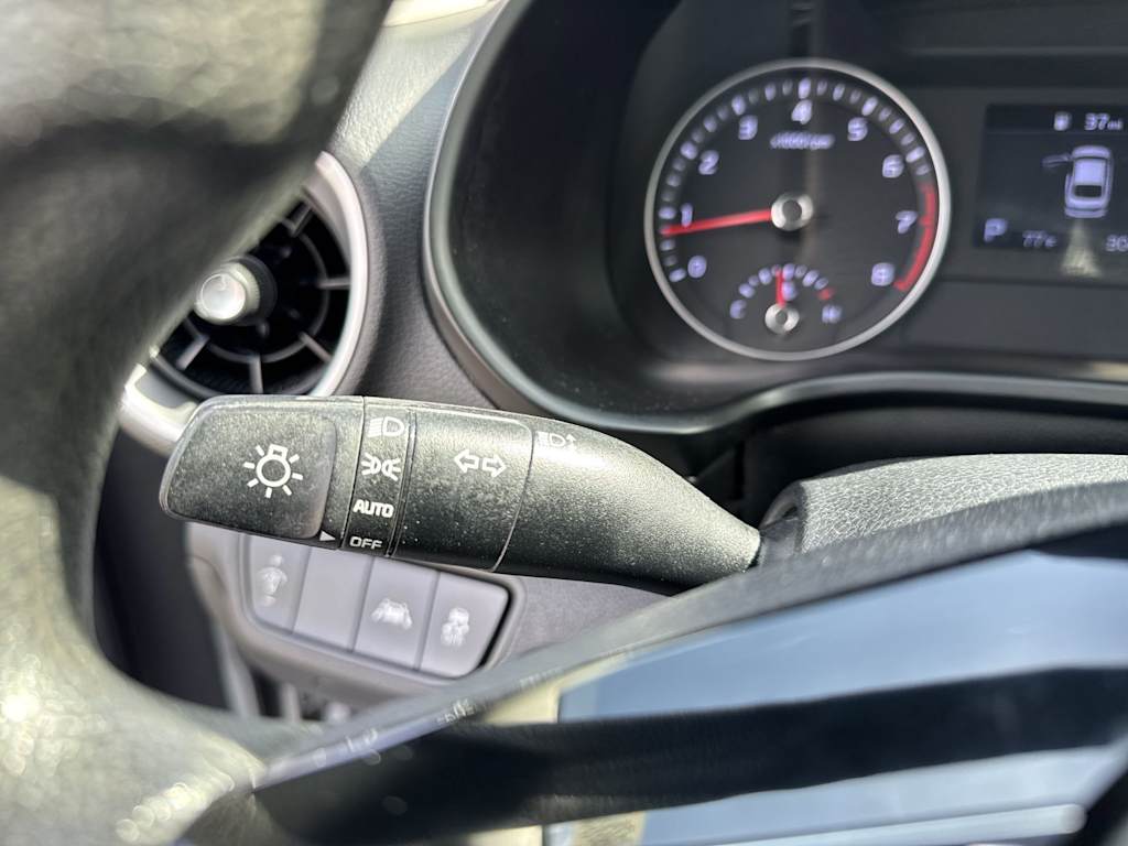 Thumbnail: 2021 Kia Forte - 28