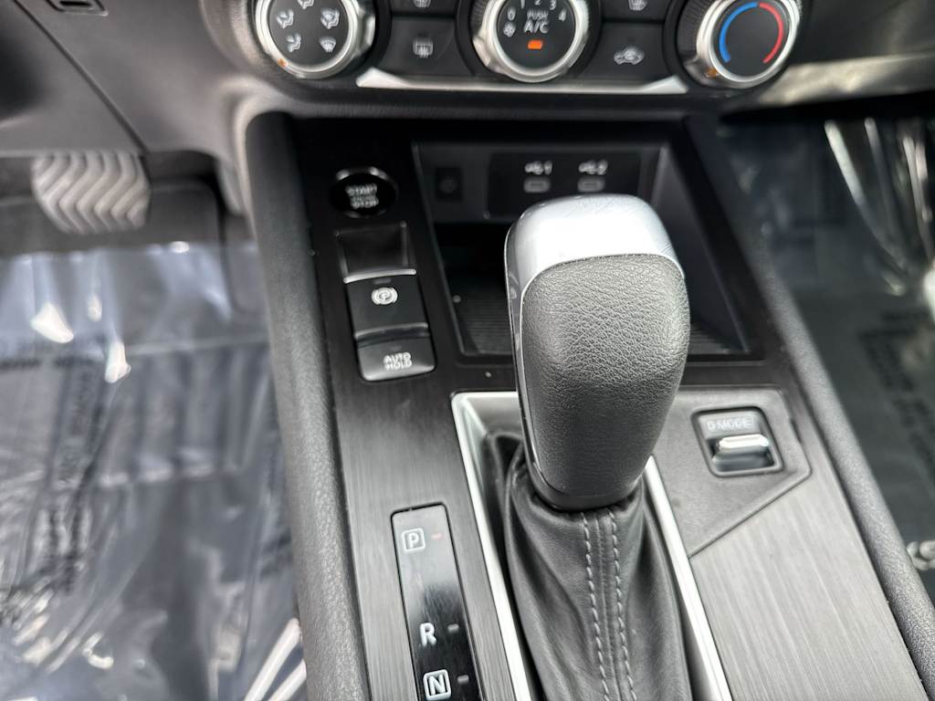 Thumbnail: 2025 Nissan Kicks - 16