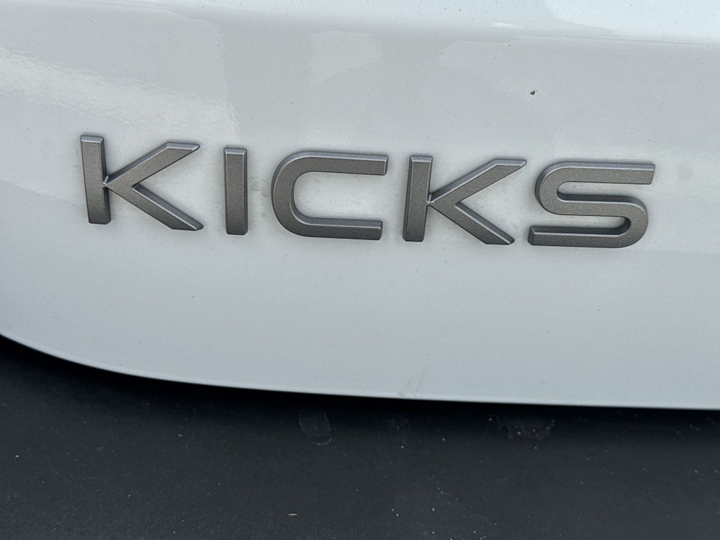 Thumbnail: 2025 Nissan Kicks - 32