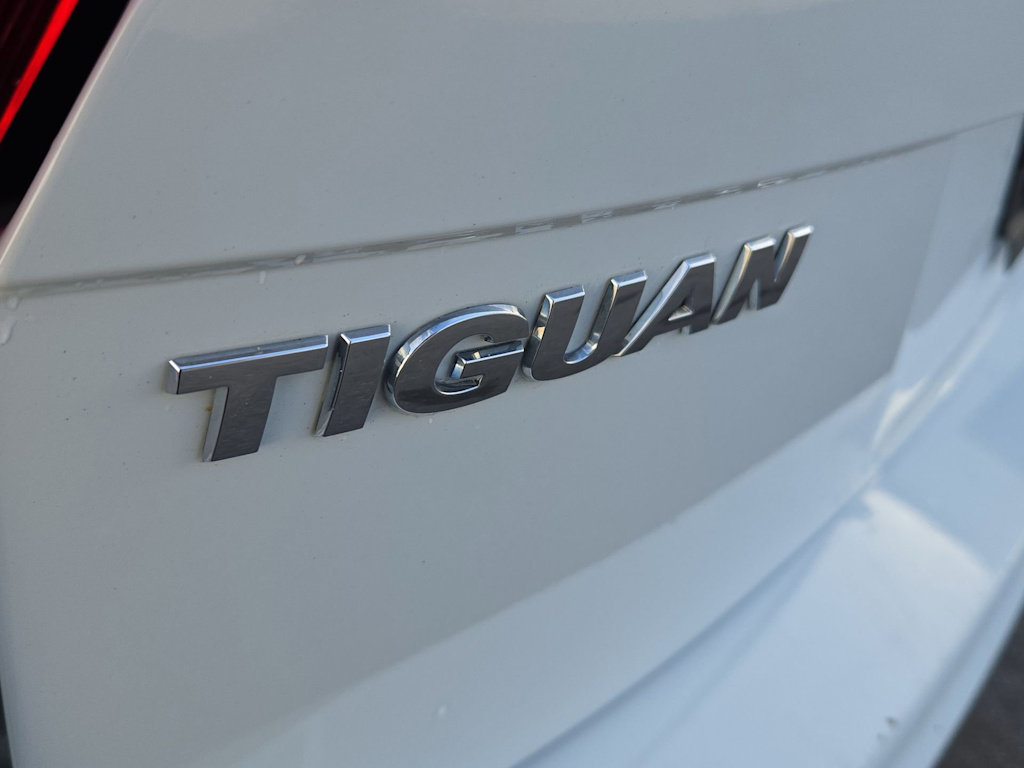 Thumbnail: 2018 Volkswagen Tiguan - 32