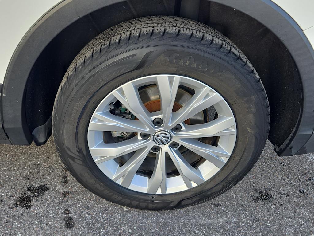 Thumbnail: 2018 Volkswagen Tiguan - 8