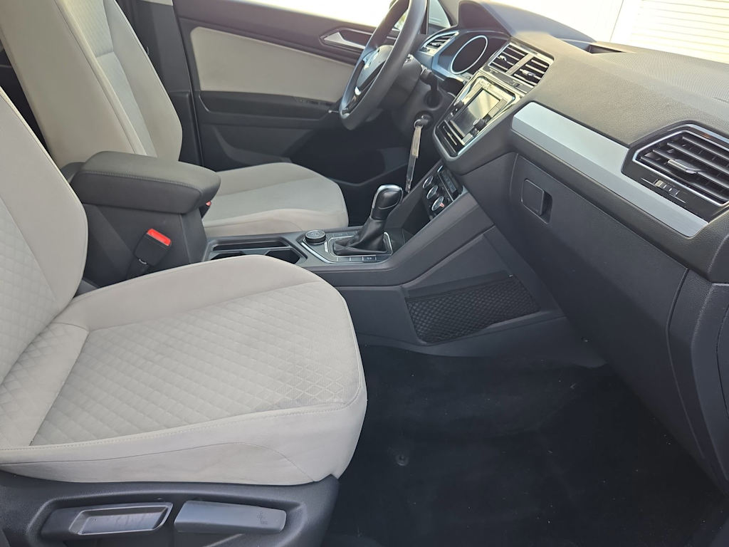 Thumbnail: 2018 Volkswagen Tiguan - 11