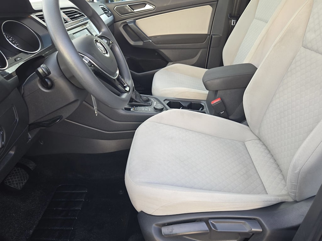 Thumbnail: 2018 Volkswagen Tiguan - 10