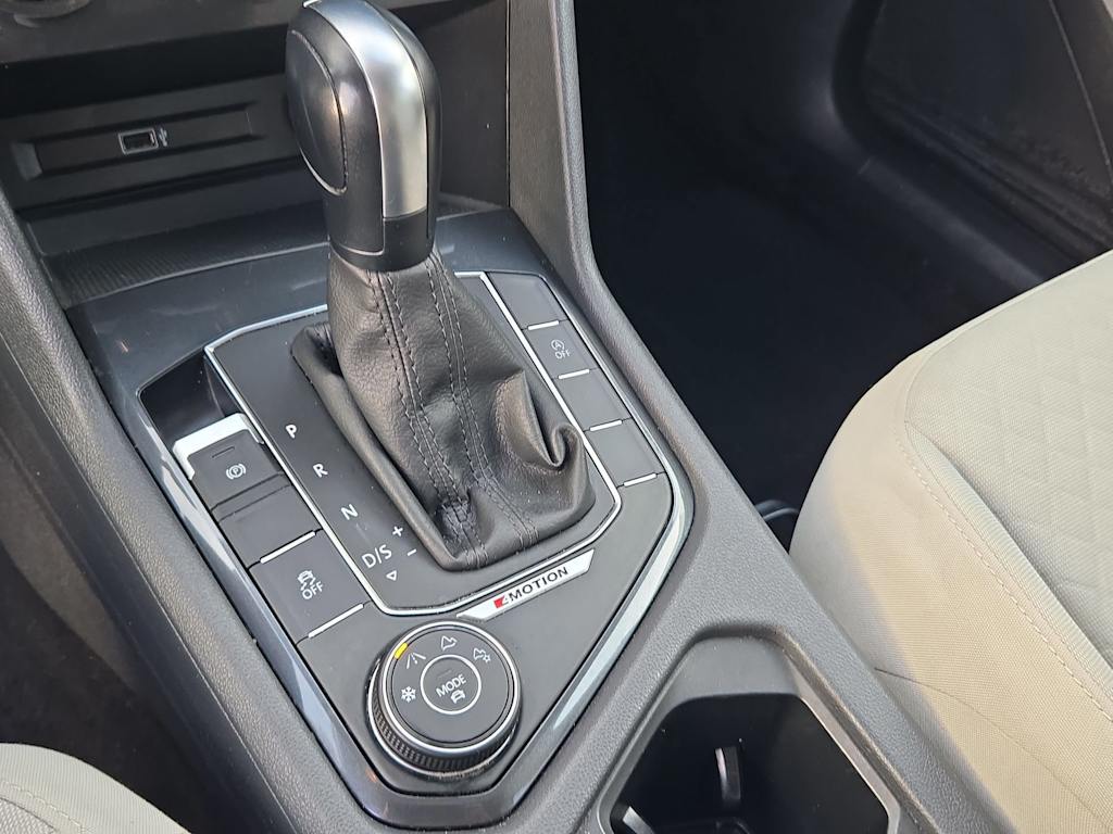 Thumbnail: 2018 Volkswagen Tiguan - 15