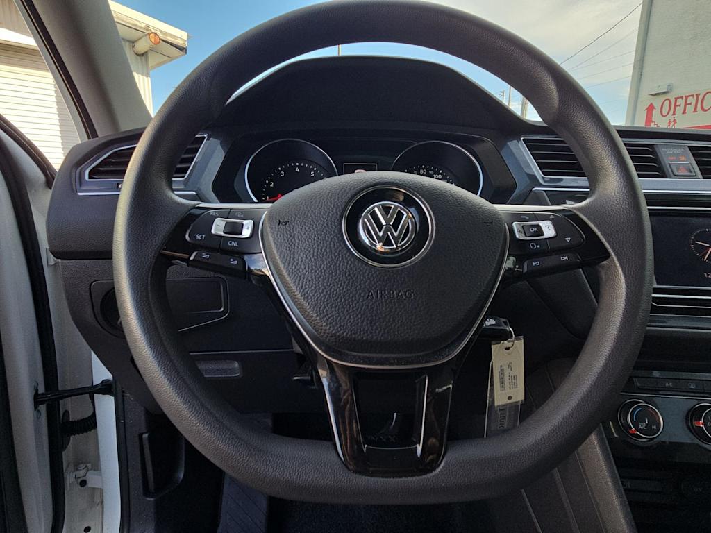 Thumbnail: 2018 Volkswagen Tiguan - 13