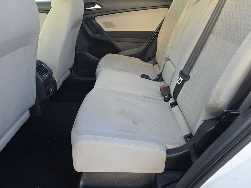 Thumbnail: 2018 Volkswagen Tiguan - 12