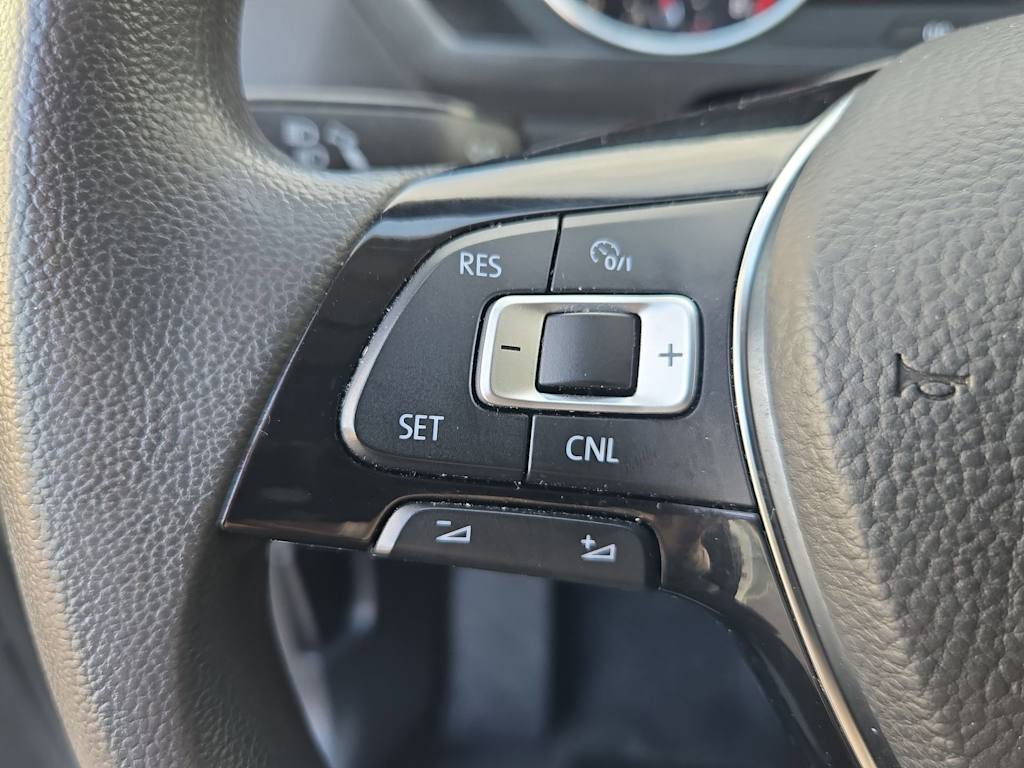 Thumbnail: 2018 Volkswagen Tiguan - 35