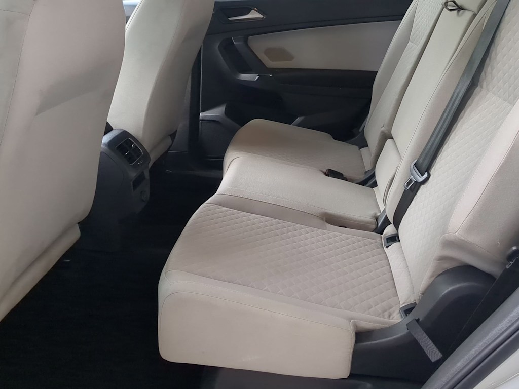 Thumbnail: 2018 Volkswagen Tiguan - 13