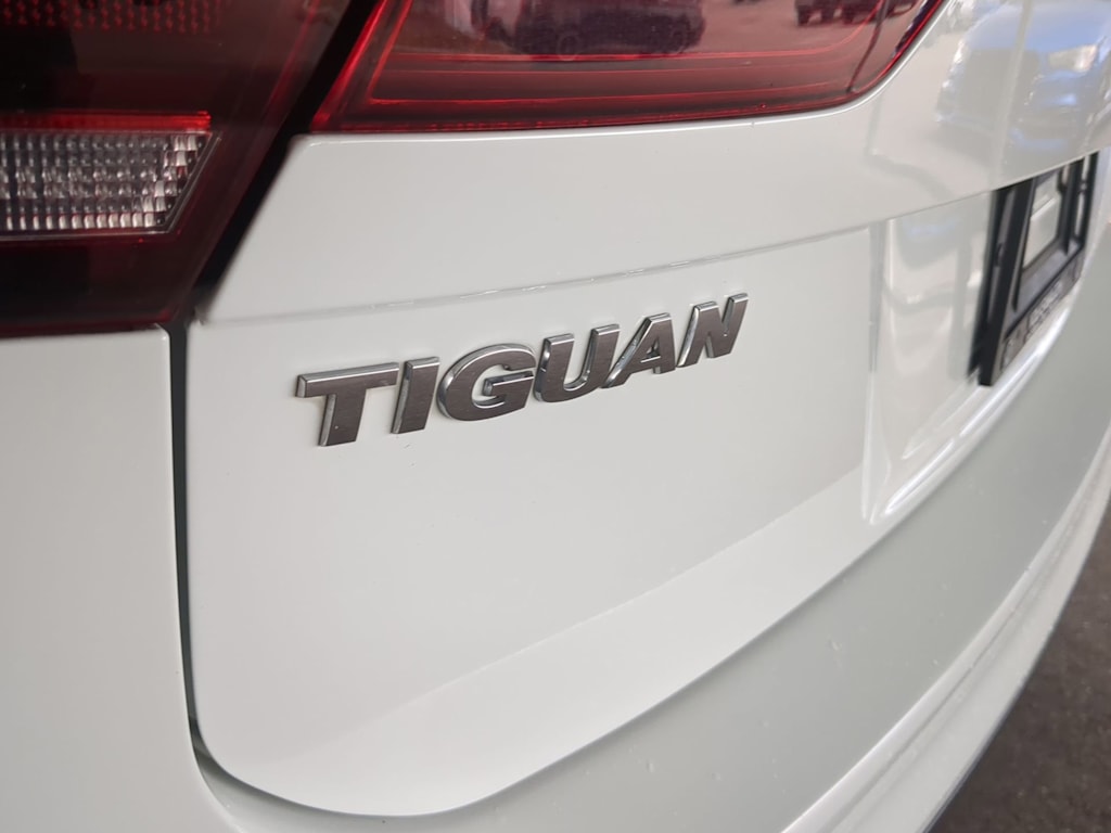 Thumbnail: 2018 Volkswagen Tiguan - 25