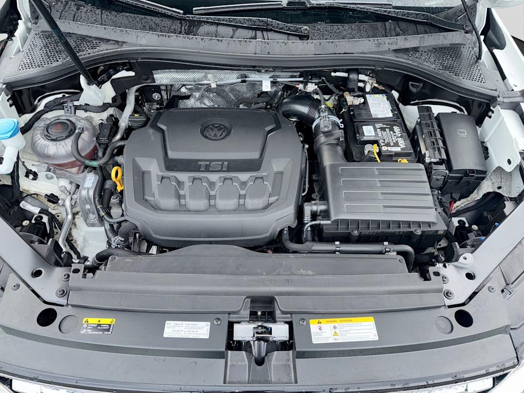 Thumbnail: 2021 Volkswagen Tiguan - 9
