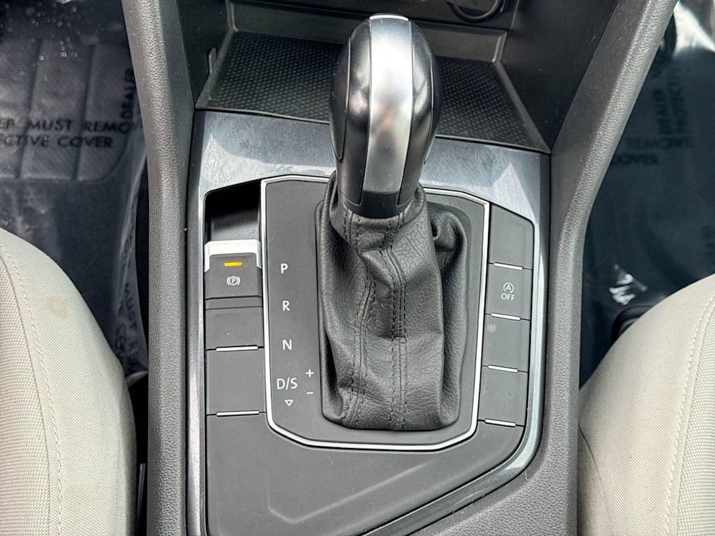Thumbnail: 2021 Volkswagen Tiguan - 15
