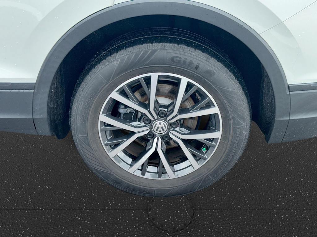 Thumbnail: 2021 Volkswagen Tiguan - 8
