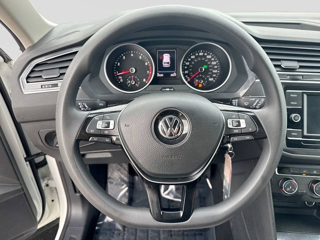 Thumbnail: 2021 Volkswagen Tiguan - 10