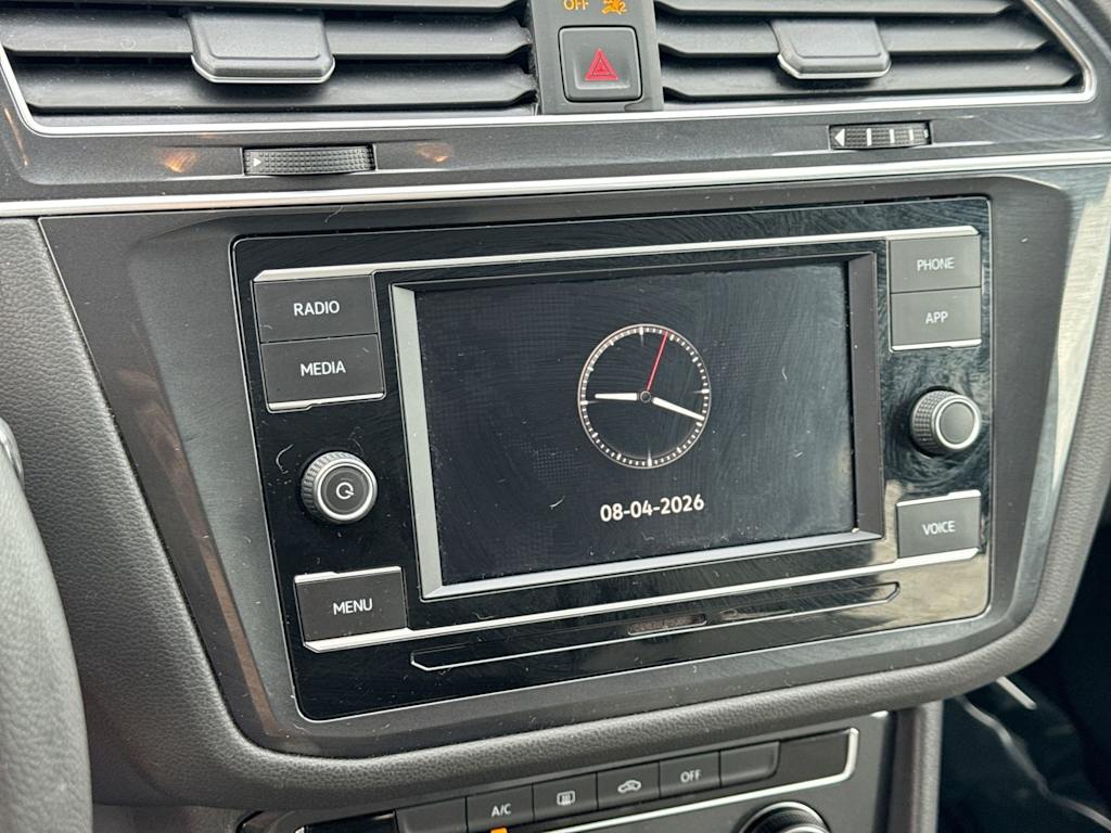 Thumbnail: 2021 Volkswagen Tiguan - 14