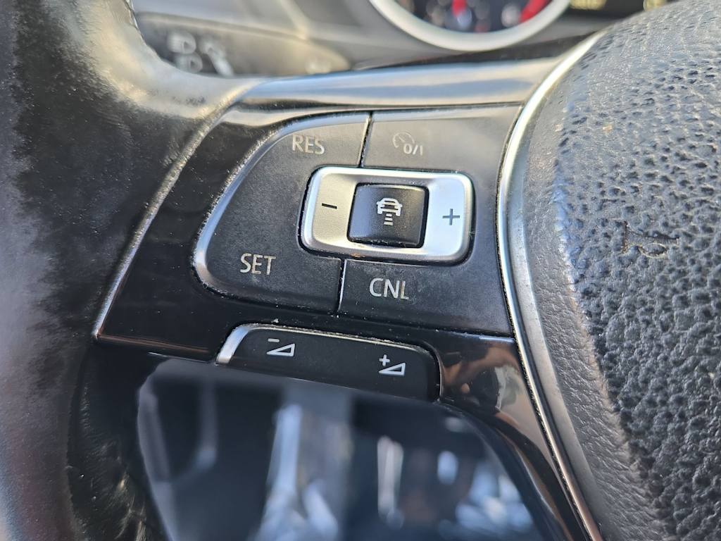 Thumbnail: 2018 Volkswagen Tiguan - 27