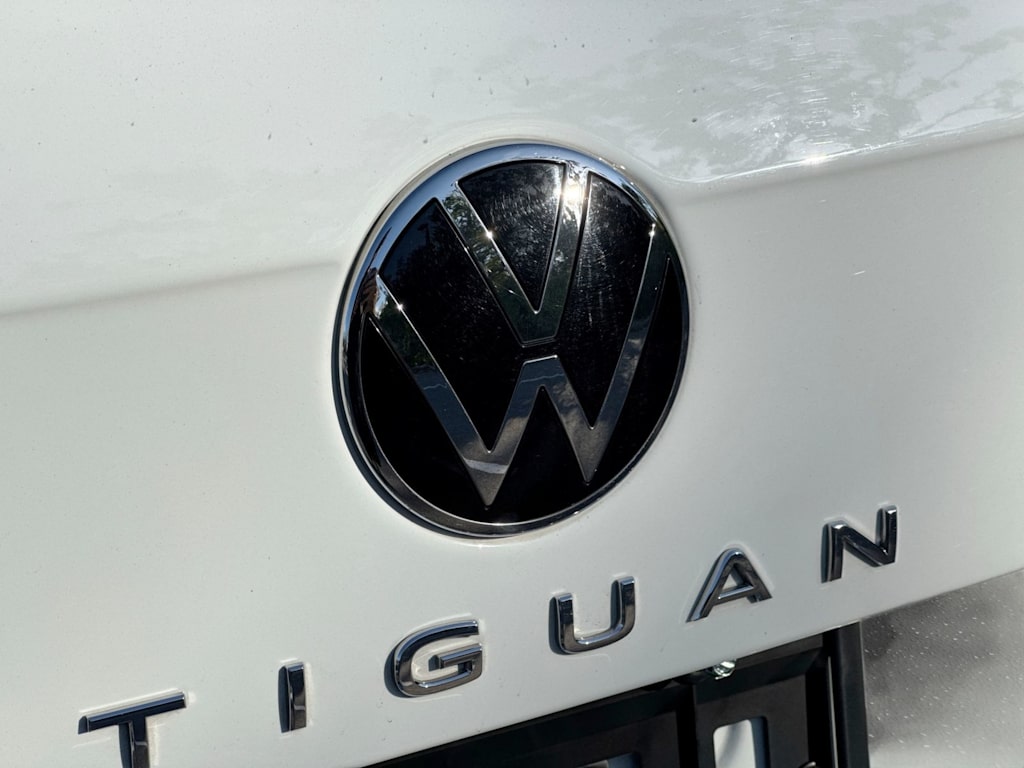 Thumbnail: 2024 Volkswagen Tiguan - 7