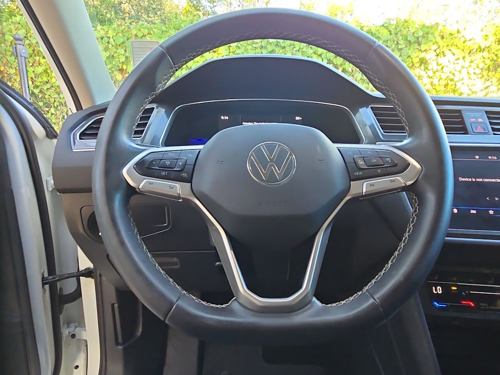 Thumbnail: 2022 Volkswagen Tiguan - 14