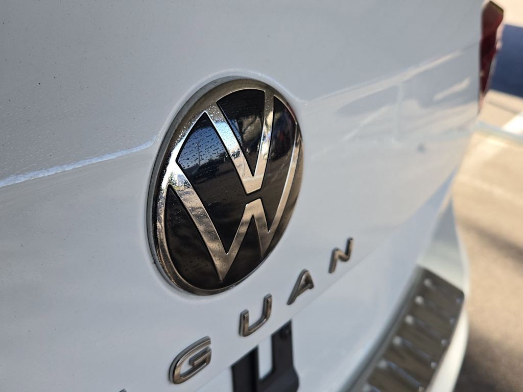 Thumbnail: 2022 Volkswagen Tiguan - 7