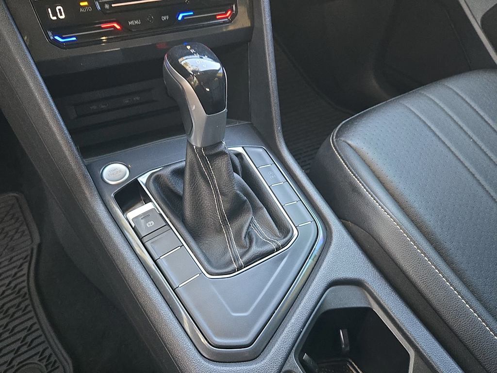 Thumbnail: 2022 Volkswagen Tiguan - 16