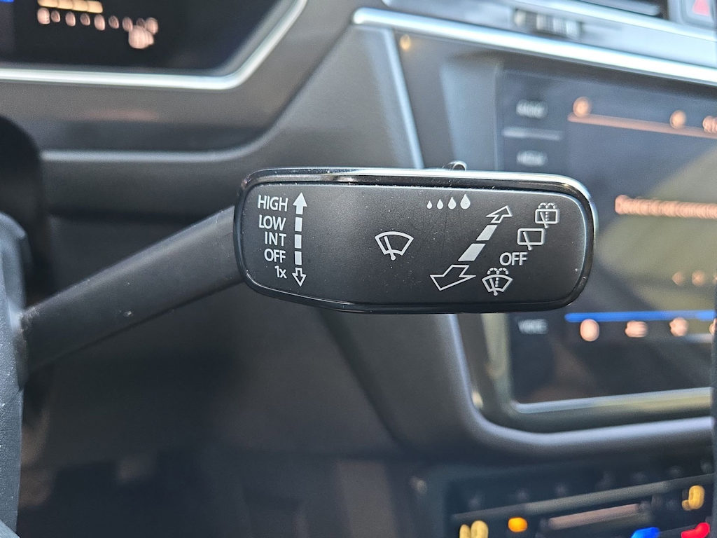 Thumbnail: 2022 Volkswagen Tiguan - 30