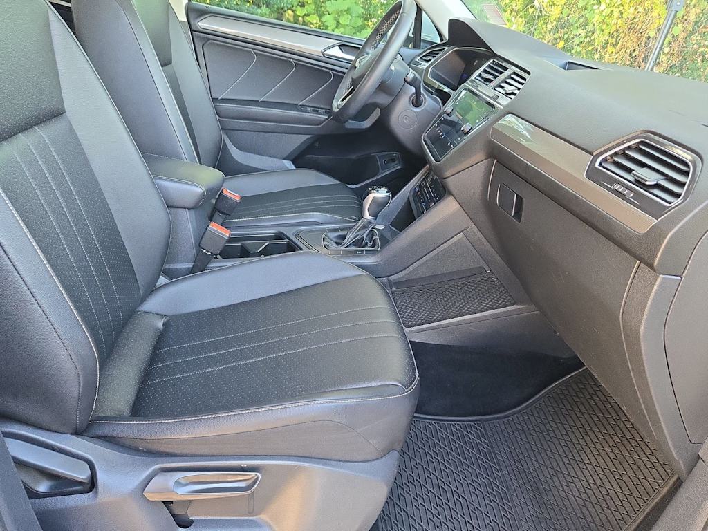 Thumbnail: 2022 Volkswagen Tiguan - 12