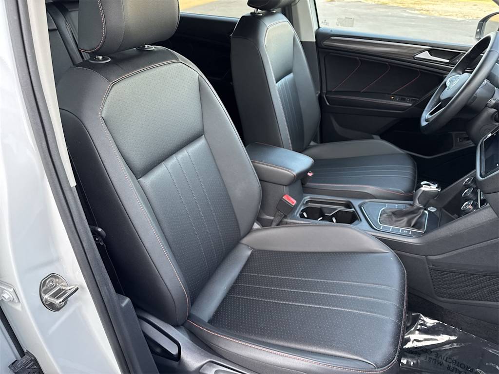 Thumbnail: 2024 Volkswagen Tiguan - 11