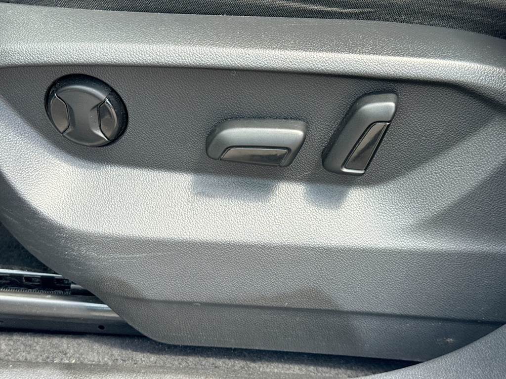 Thumbnail: 2019 Volkswagen Tiguan - 32
