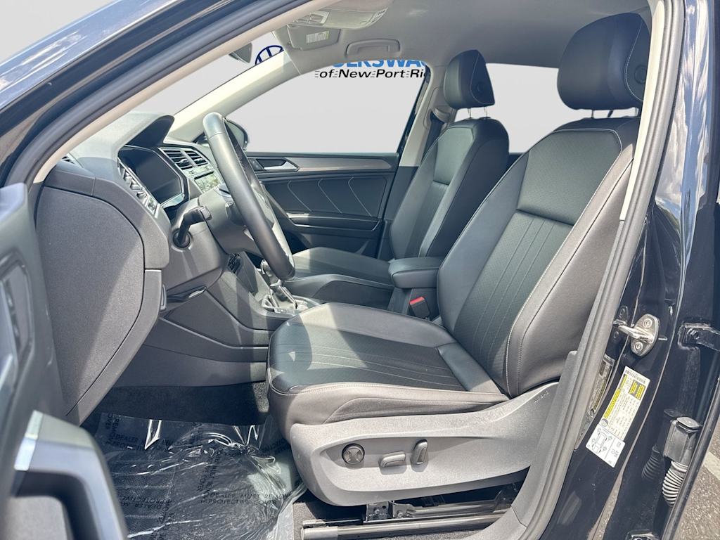 Thumbnail: 2022 Volkswagen Tiguan - 10