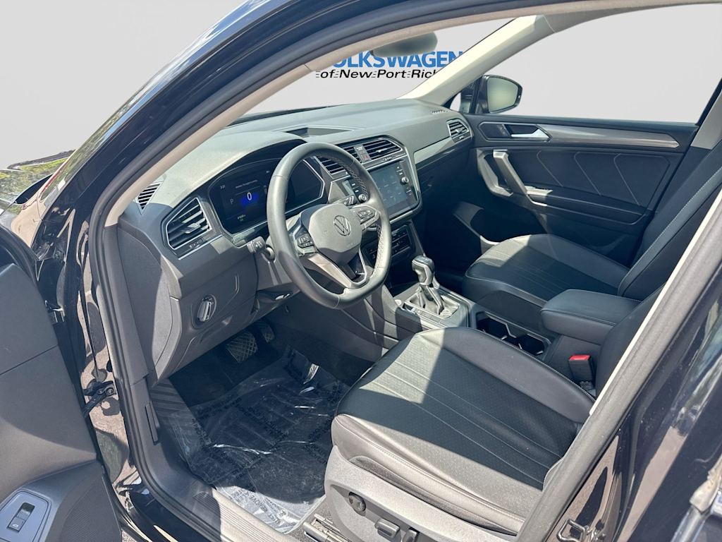 Thumbnail: 2022 Volkswagen Tiguan - 2