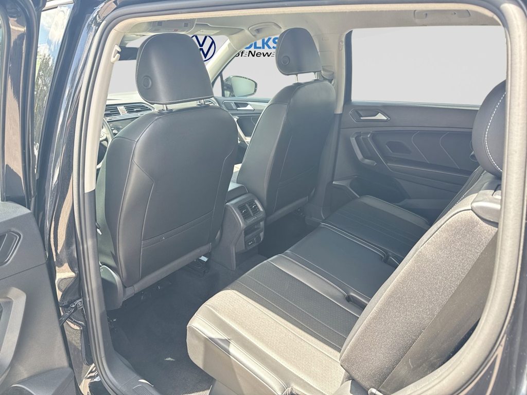 Thumbnail: 2022 Volkswagen Tiguan - 12