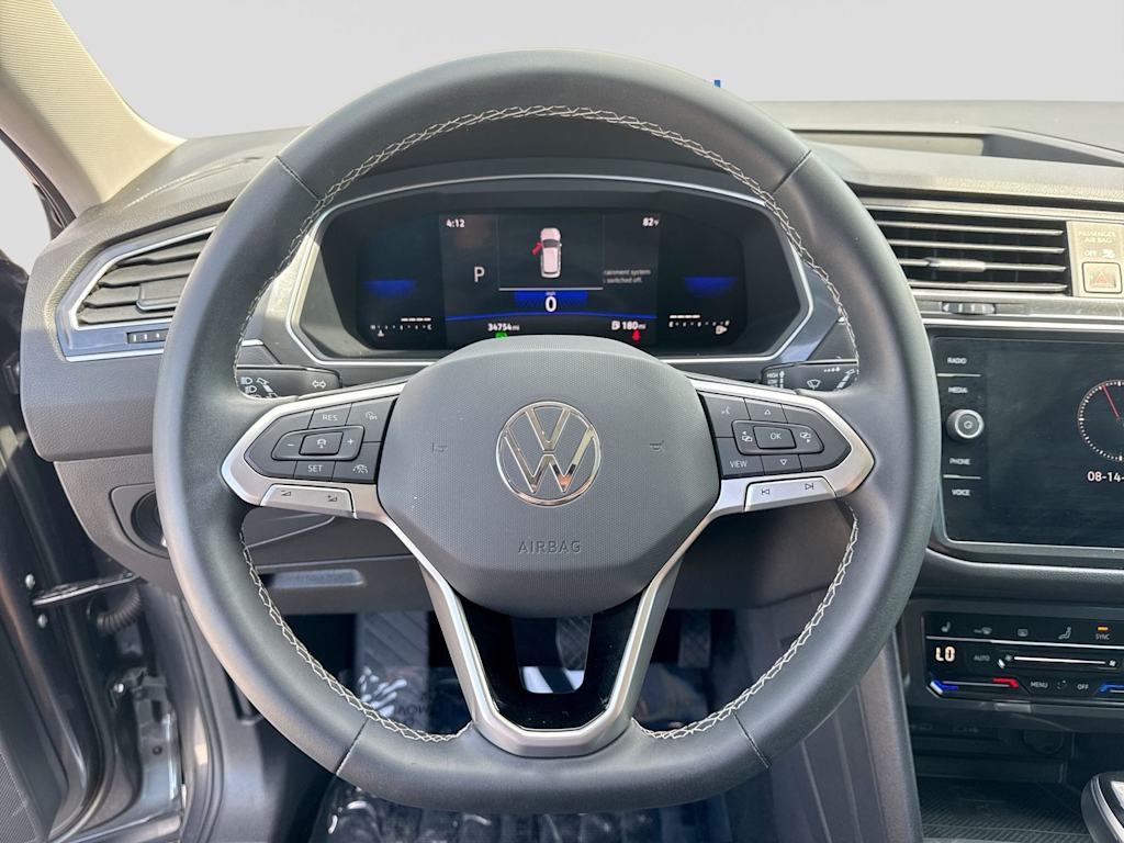 Thumbnail: 2022 Volkswagen Tiguan - 10