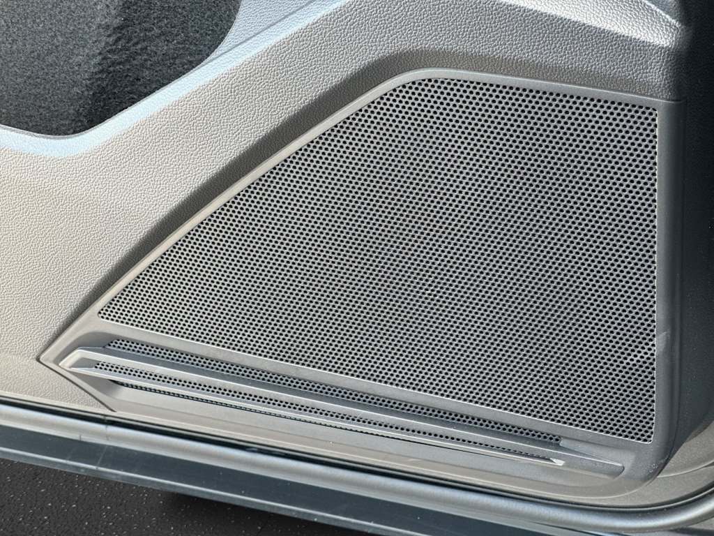 Thumbnail: 2022 Volkswagen Tiguan - 40