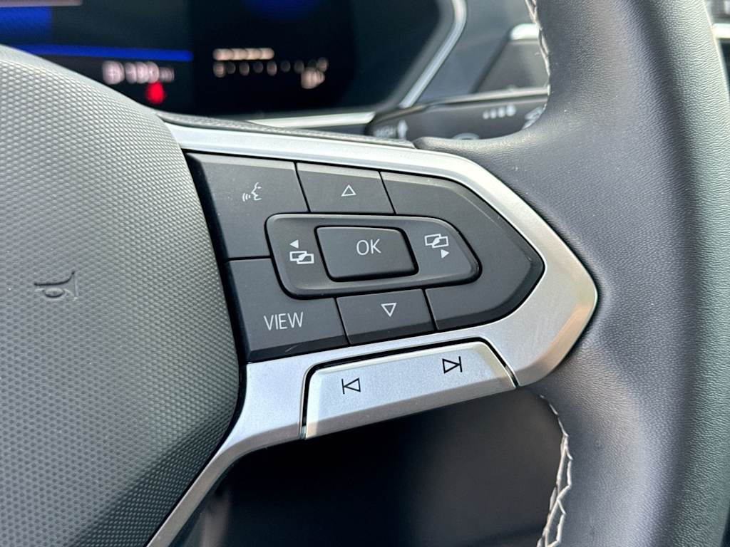 Thumbnail: 2022 Volkswagen Tiguan - 36
