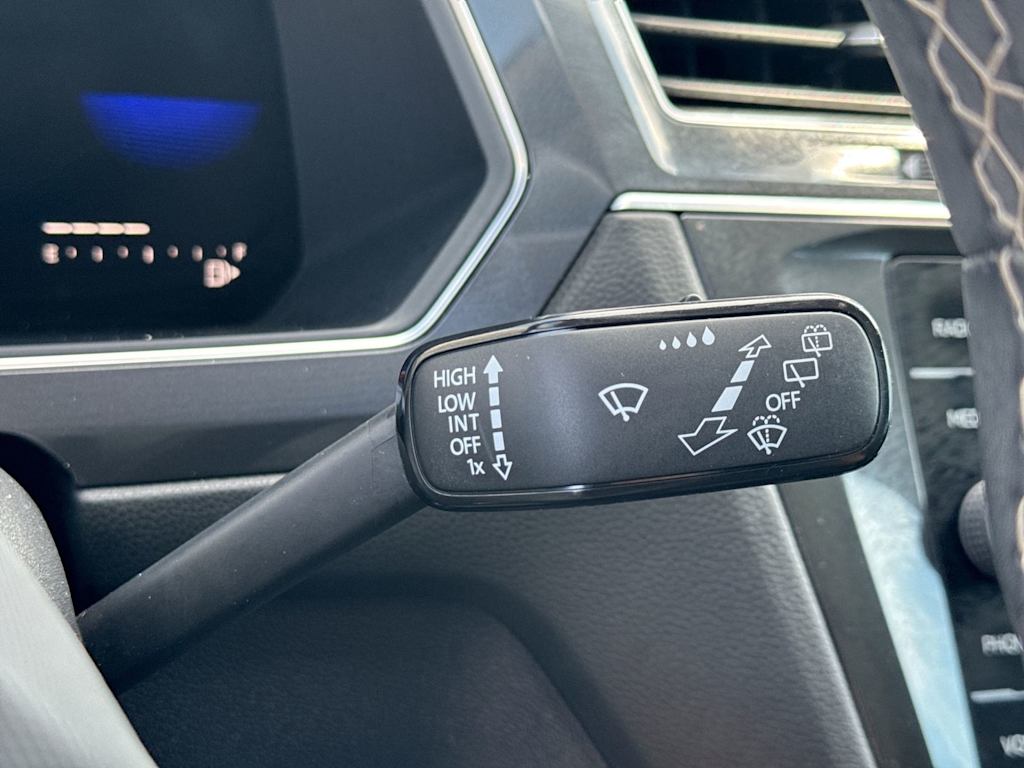 Thumbnail: 2022 Volkswagen Tiguan - 37