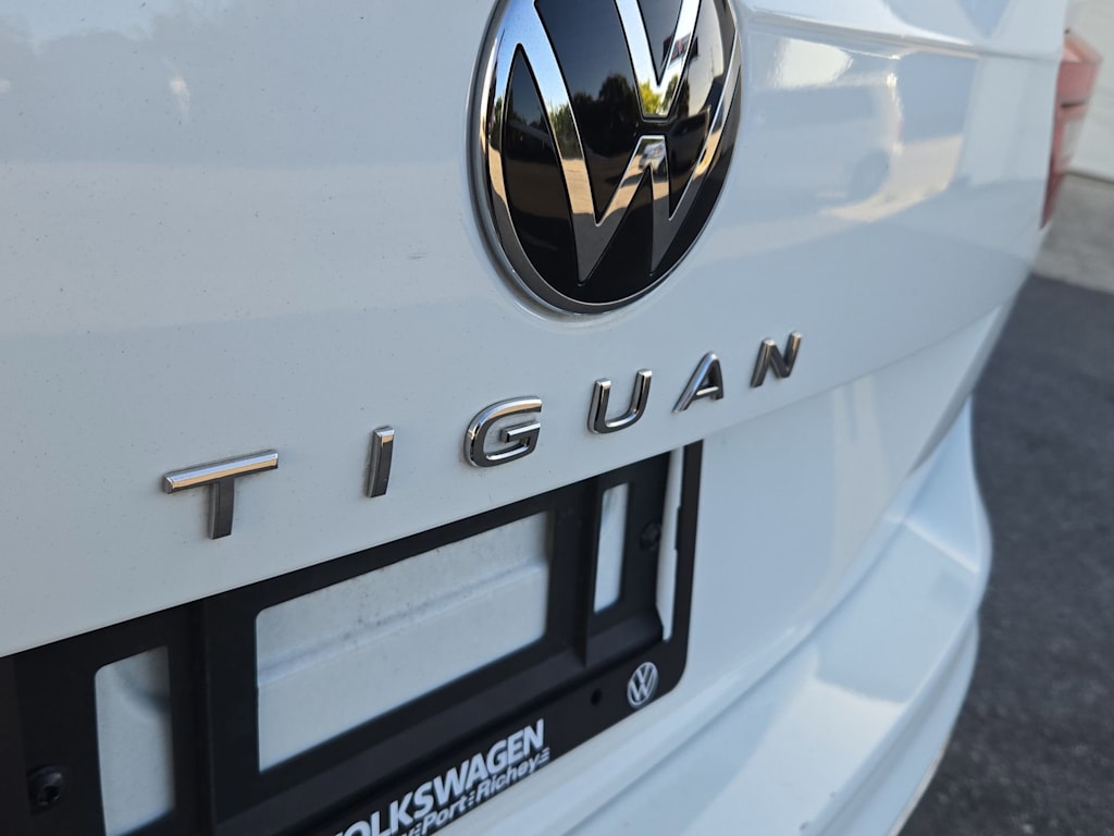 Thumbnail: 2022 Volkswagen Tiguan - 21