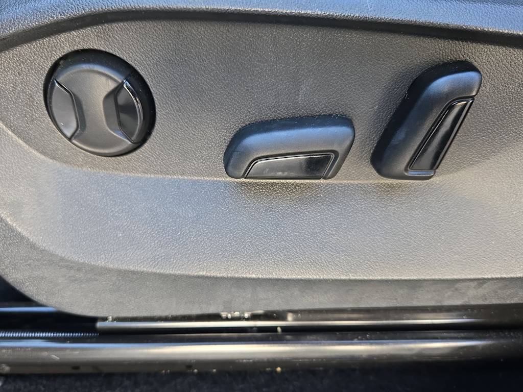 Thumbnail: 2022 Volkswagen Tiguan - 22