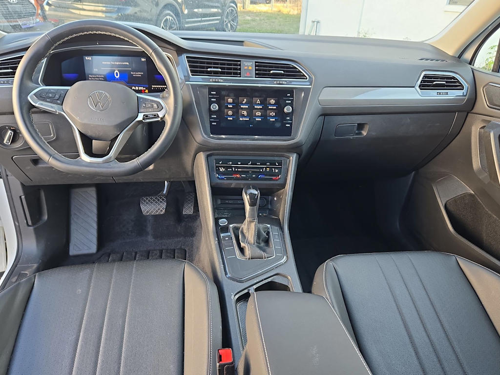 Thumbnail: 2022 Volkswagen Tiguan - 9