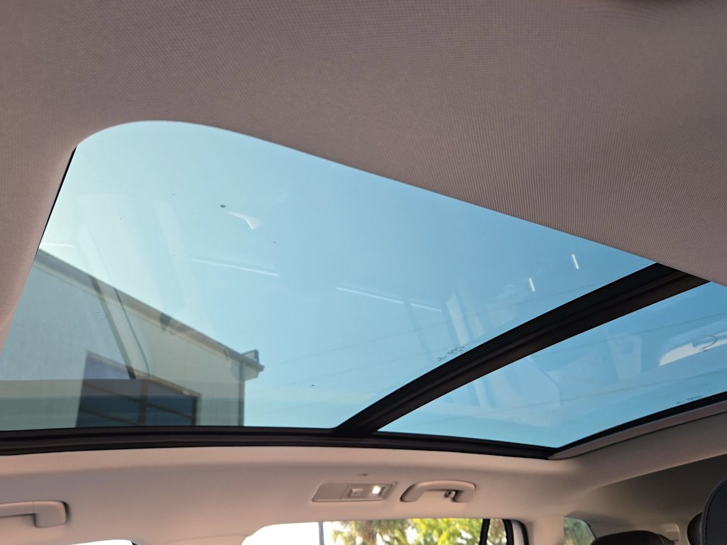 Thumbnail: 2022 Volkswagen Tiguan - 23