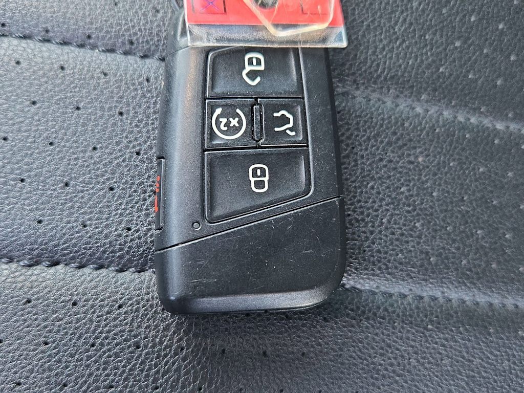 Thumbnail: 2023 Volkswagen Tiguan - 35