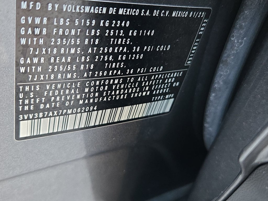 Thumbnail: 2023 Volkswagen Tiguan - 19