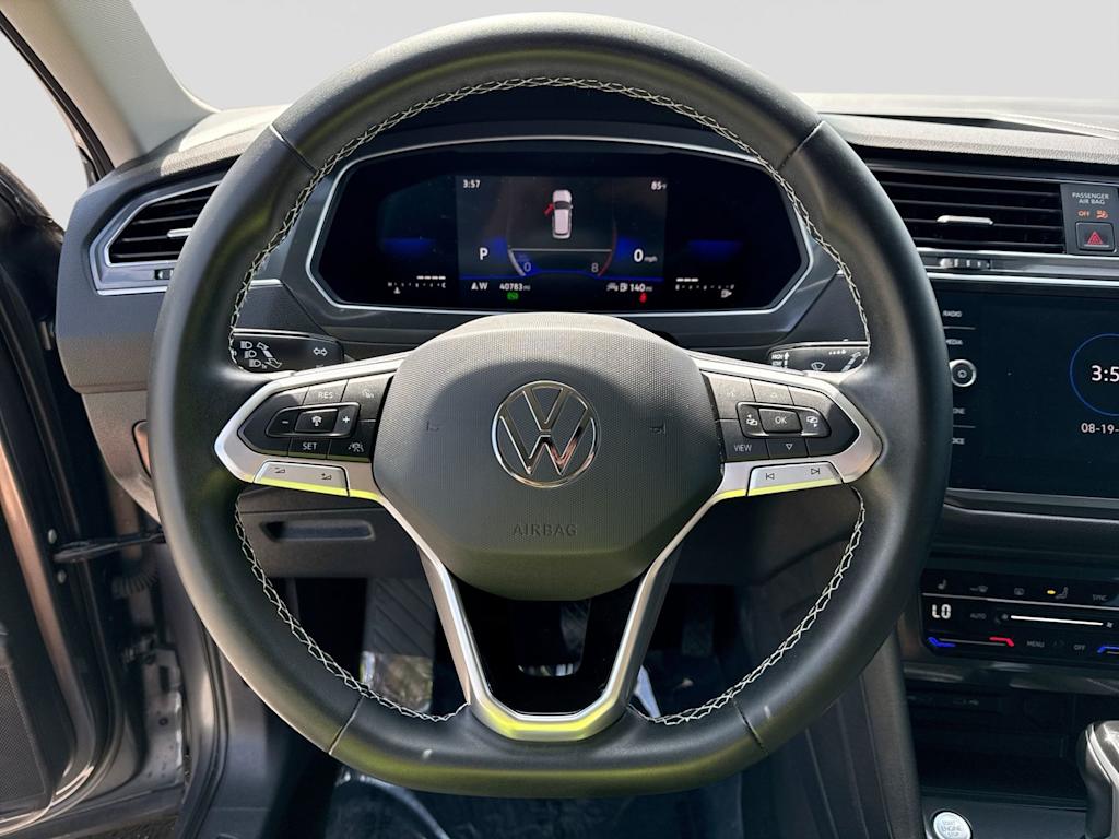 Thumbnail: 2023 Volkswagen Tiguan - 10