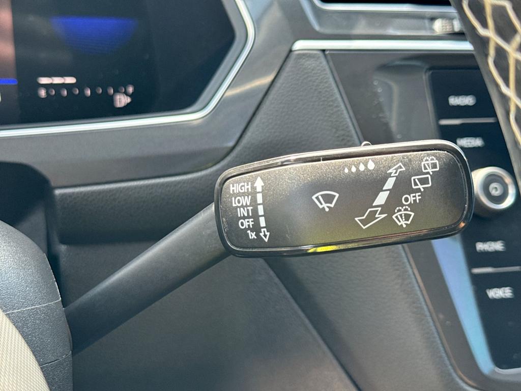 Thumbnail: 2023 Volkswagen Tiguan - 38