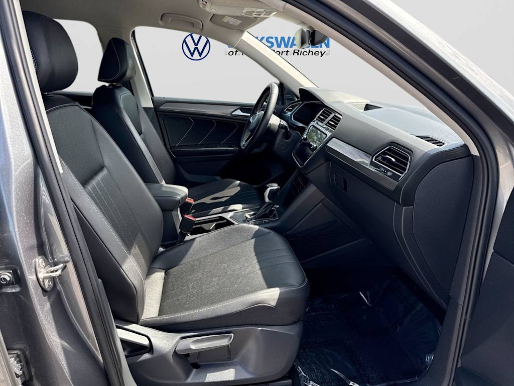 Thumbnail: 2023 Volkswagen Tiguan - 12