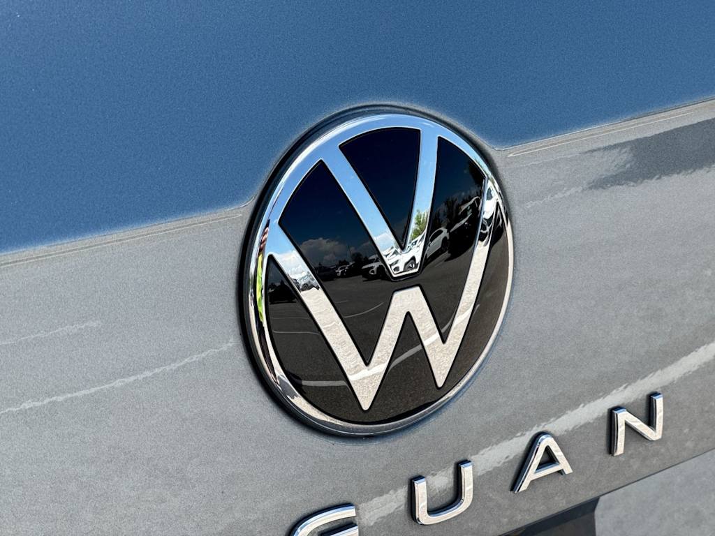 Thumbnail: 2023 Volkswagen Tiguan - 7