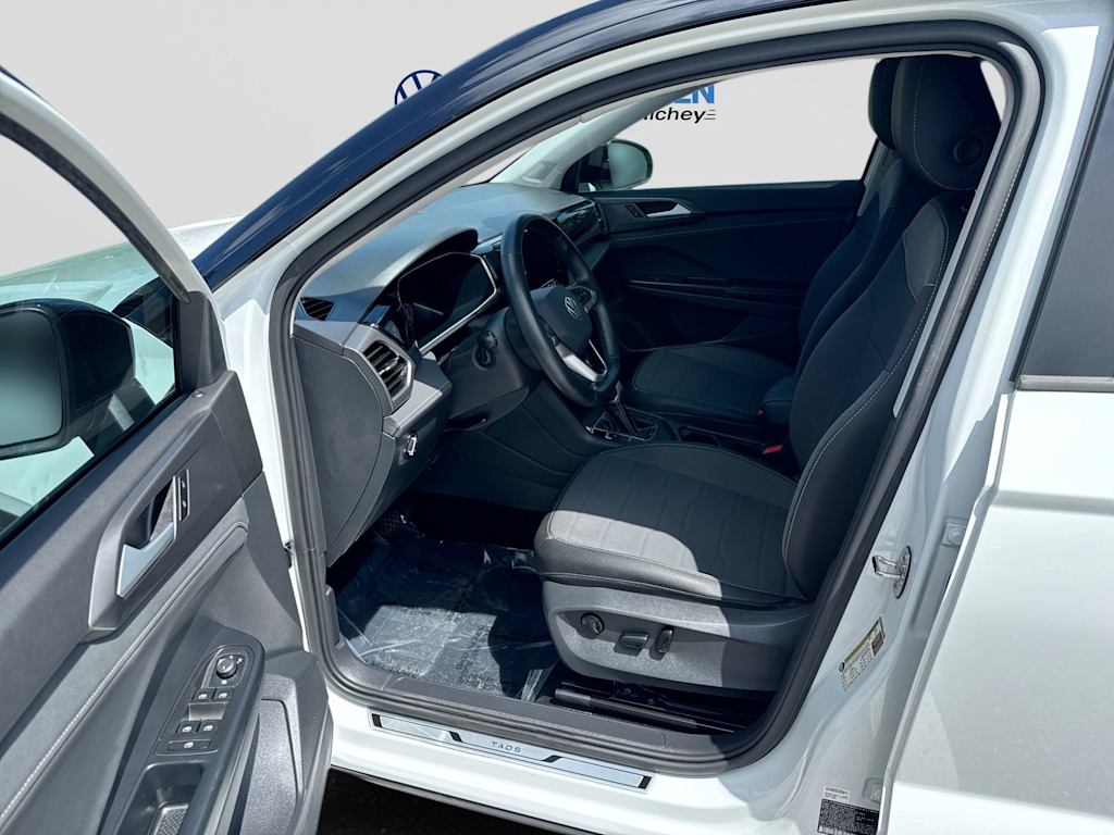 Thumbnail: 2025 Volkswagen Taos - 11