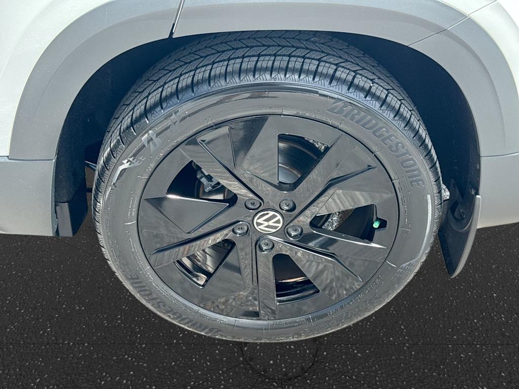 Thumbnail: 2025 Volkswagen Taos - 8