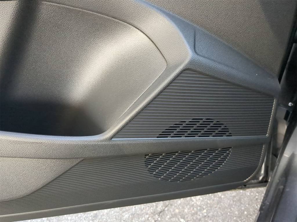 Thumbnail: 2025 Volkswagen Taos - 32