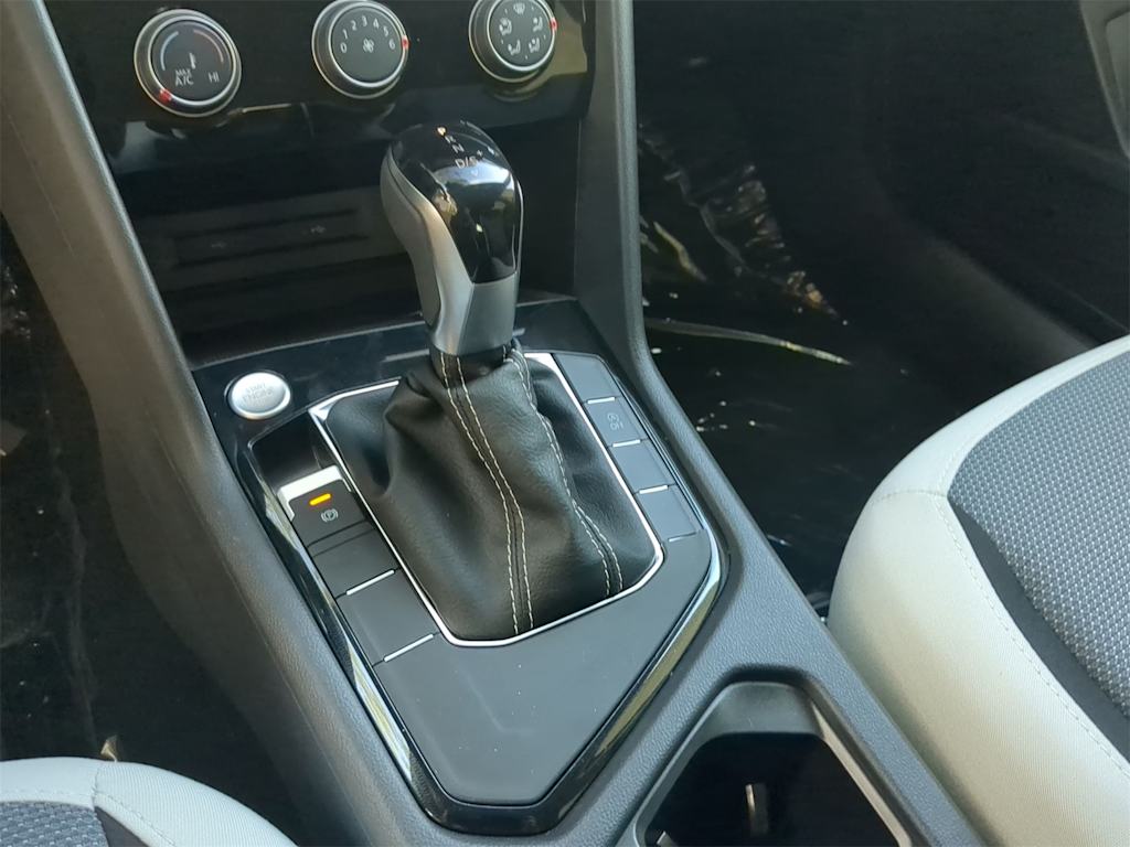 Thumbnail: 2025 Volkswagen Taos - 15