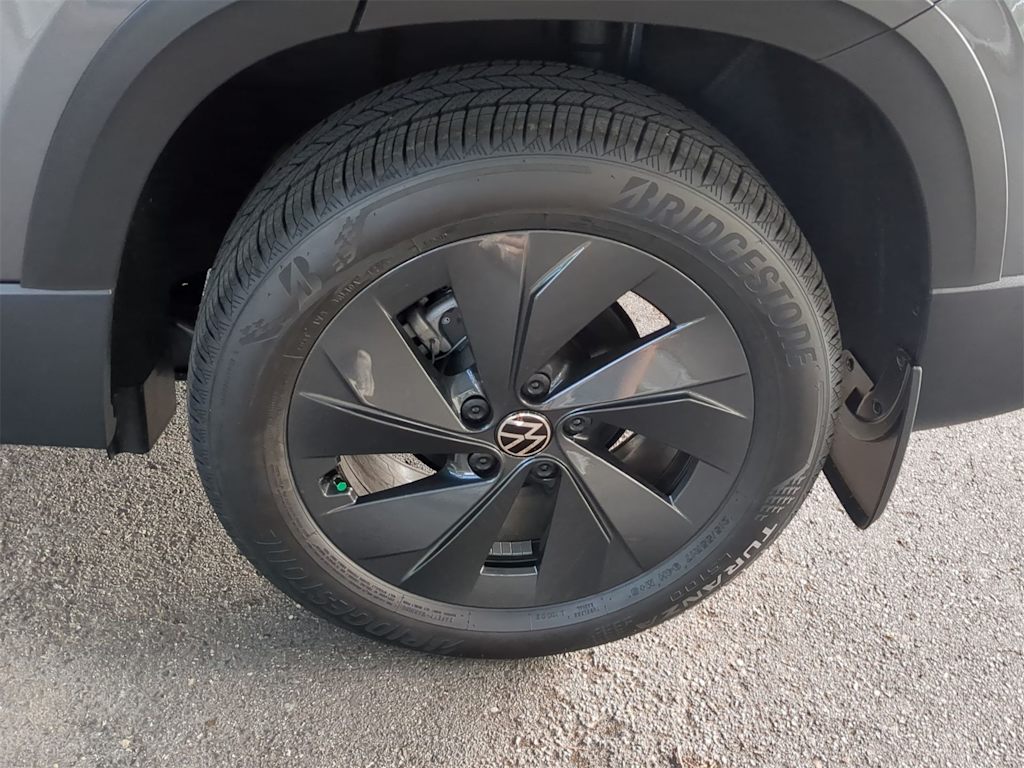 Thumbnail: 2025 Volkswagen Taos - 7