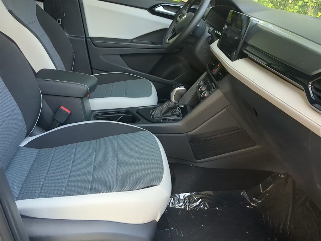 Thumbnail: 2025 Volkswagen Taos - 11